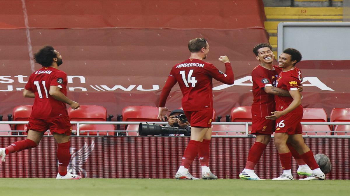 Liverpool moves ever closer to title with 4-0 win over Palace