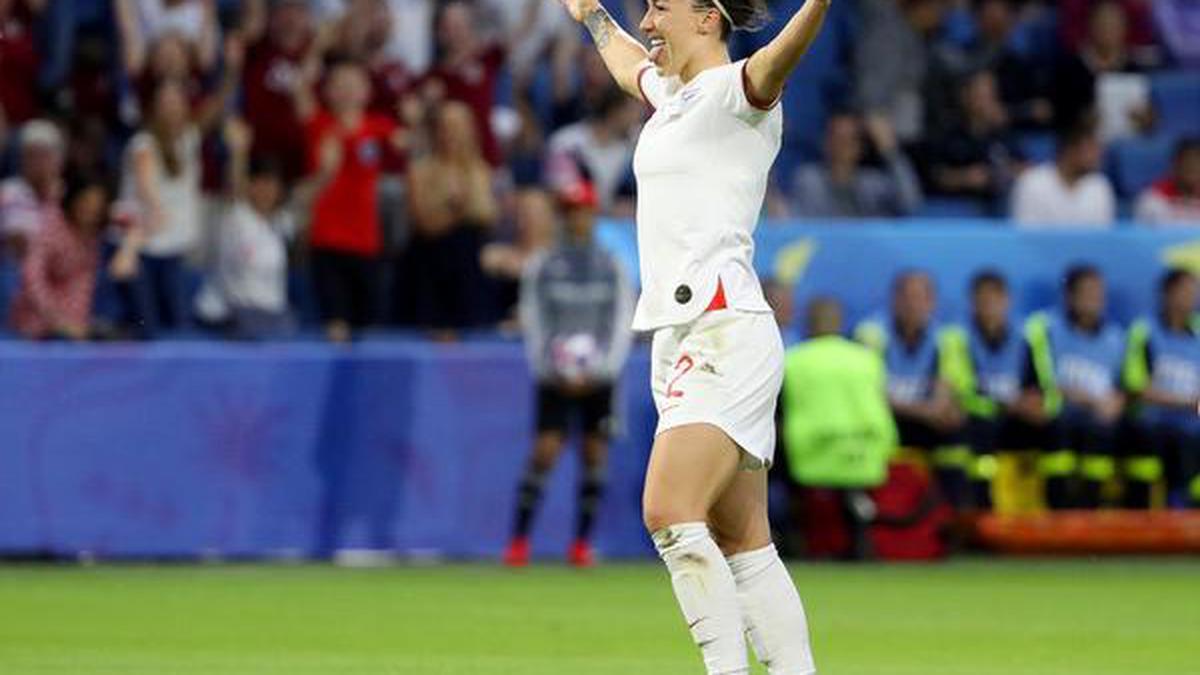 Manchester City Women sign England stars Lucy Bronze and Alex Greenwood