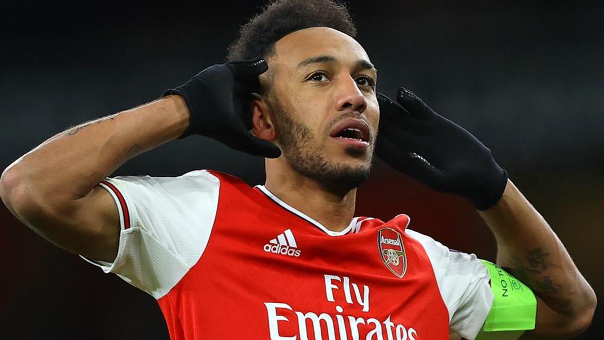 Aubameyang fires Arsenal revival as Leicester loses again