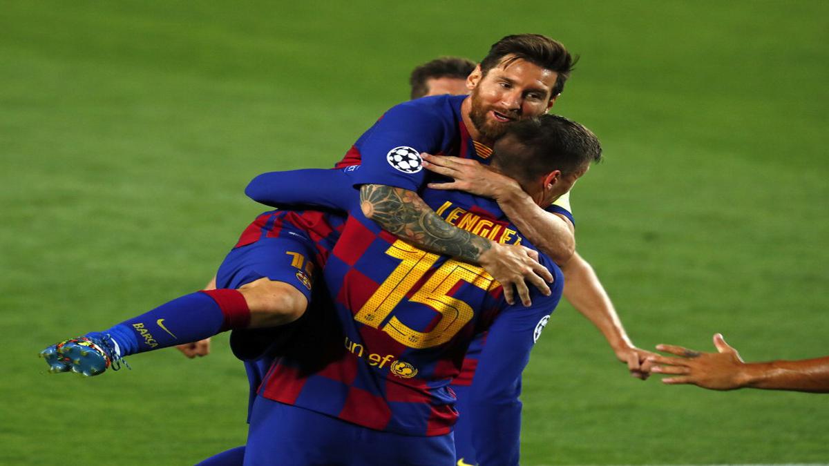 Messi helps Barcelona sink Napoli to reach Champions League quarterfinals