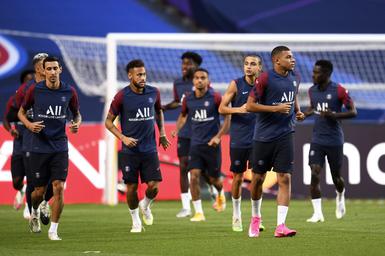 Qatar's emir watches as PSG stumbles in Champions League