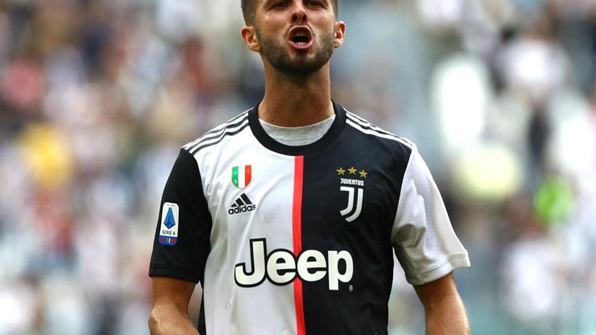 Barcelona's Miralem Pjanic tests COVID-19 positive