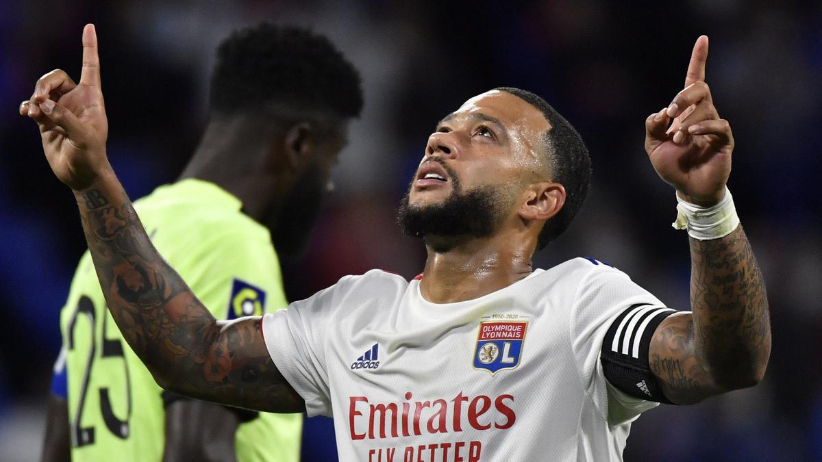 Depay scores hat-trick as Lyon hammers Dijon 4-1 - Football News