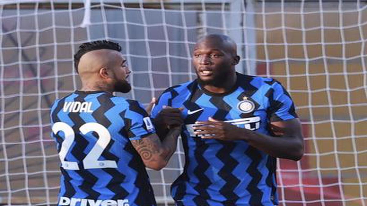 Serie A: Lukaku double fires Inter Milan to big win at Benevento