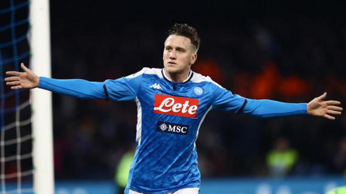 Napoli midfielder Zielinski tests positive for COVID-19