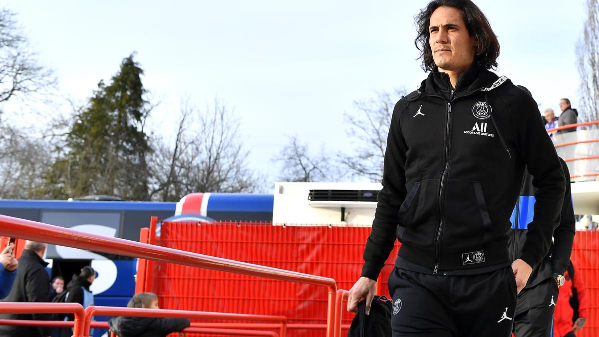 Man Utd's Cavani hoping to do justice to iconic No. 7 shirt - Football News - Sportstar