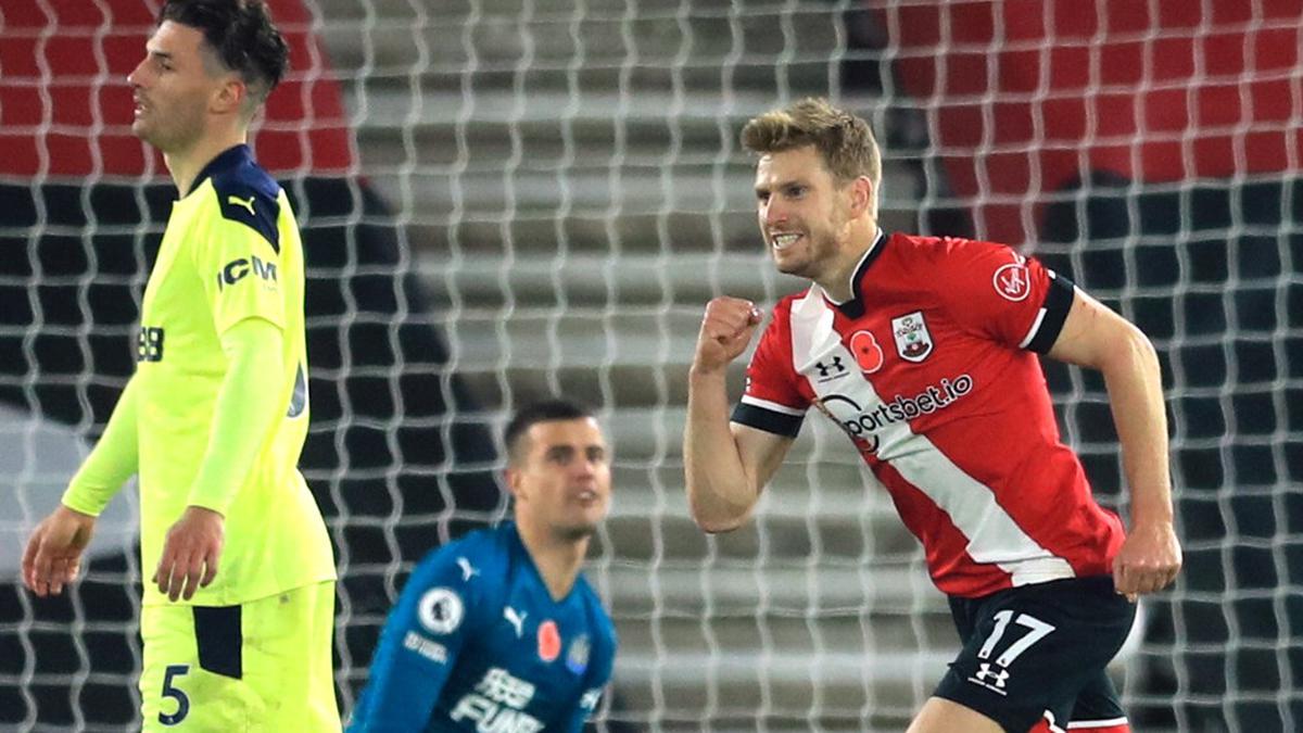 Southampton tops Premier League with 2-0 win over Newcastle