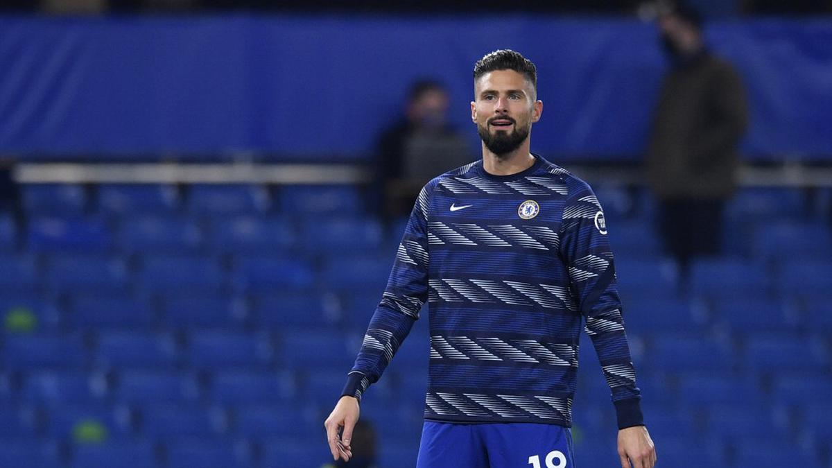 Giroud needs to sort Chelsea situation, says France coach Deschamps