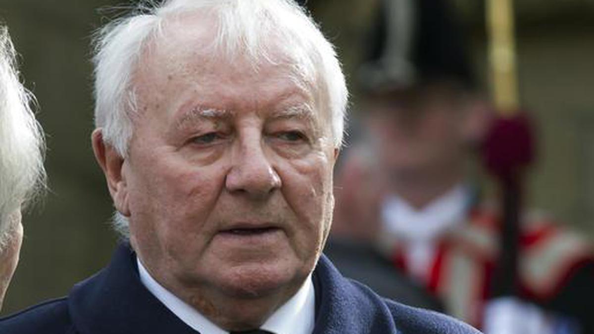 Former Manchester United boss Docherty dies at 92