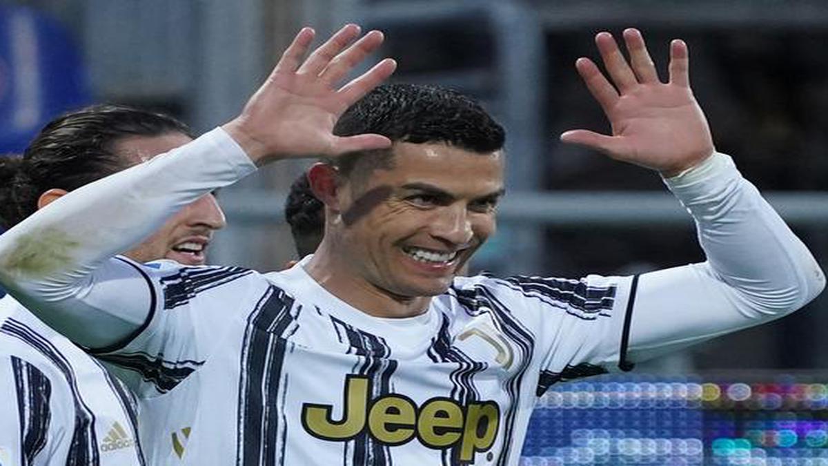 Ronaldo named Serie A player of the year again