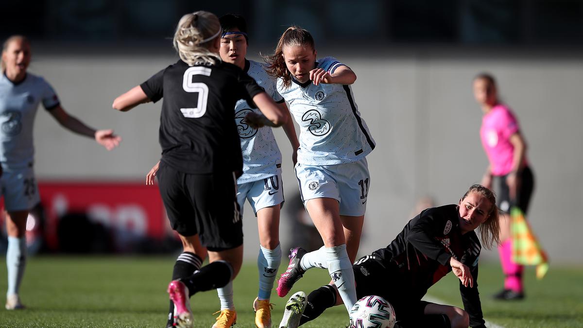 Glas gives Bayern edge over Chelsea in women's Champions League semis