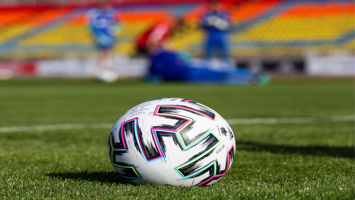 Footballs should be sold with health warning, says dementia expert