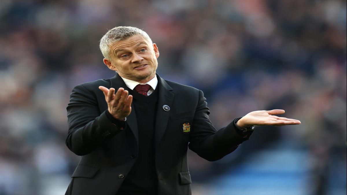 Solskjaer limps into defining week with beleaguered Manchester United