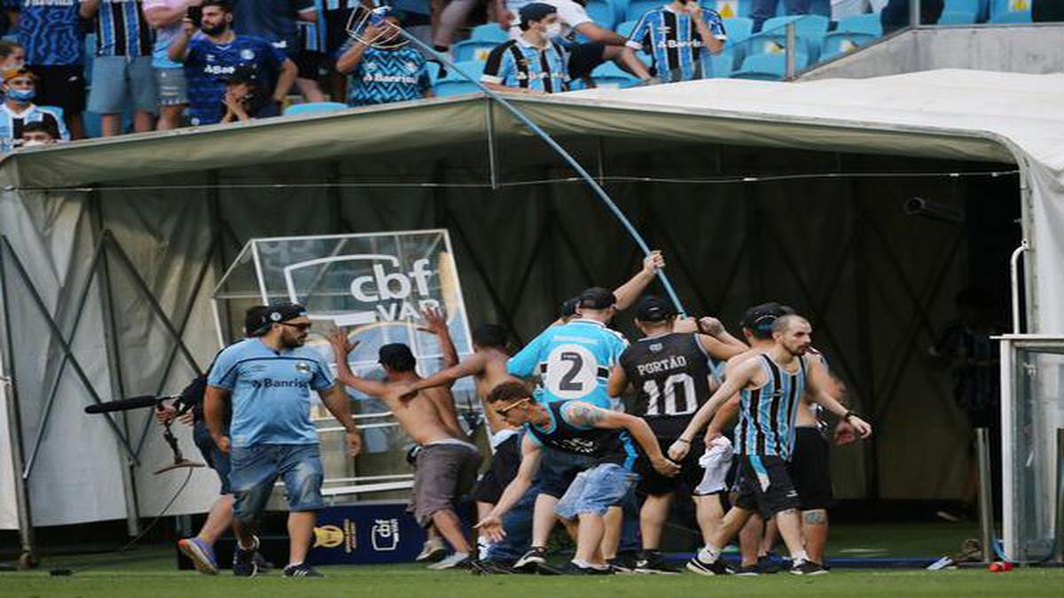 Gremio faces sanctions after fans invade pitch, smash VAR screen