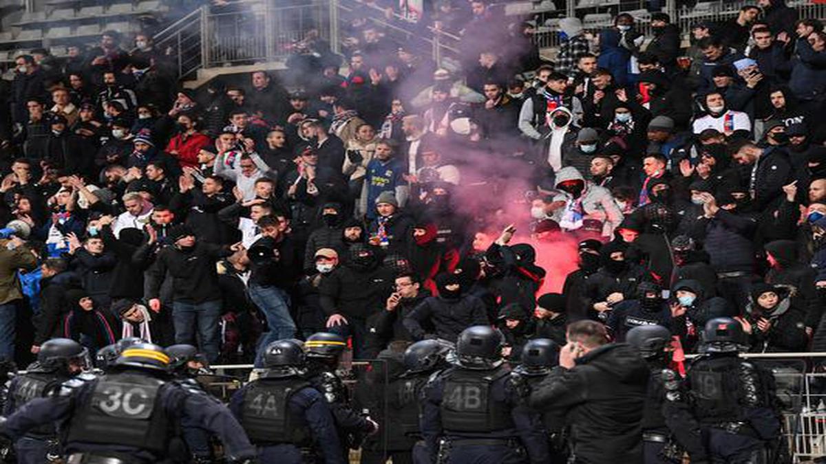 Eight Parisian fans hit with stadium bans after French Cup violence