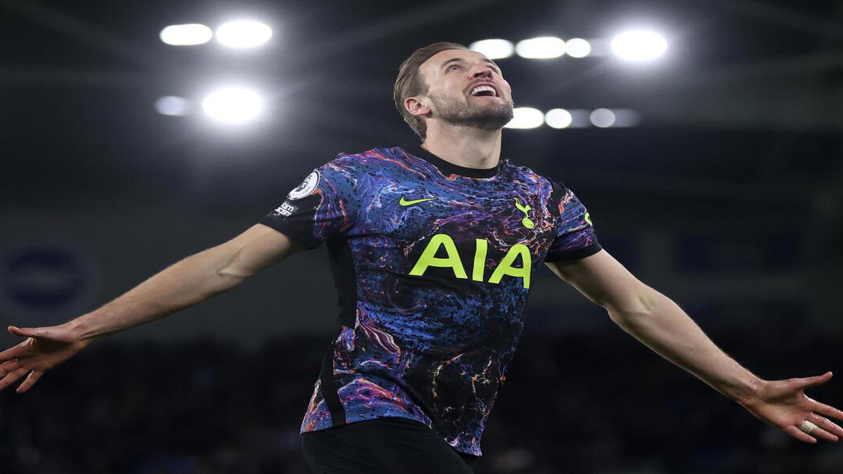 Harry Kane on target as Tottenham eases to win at Brighton