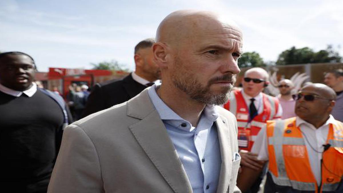 Ten Hag demands United players ‘cooperate’ with his new regime