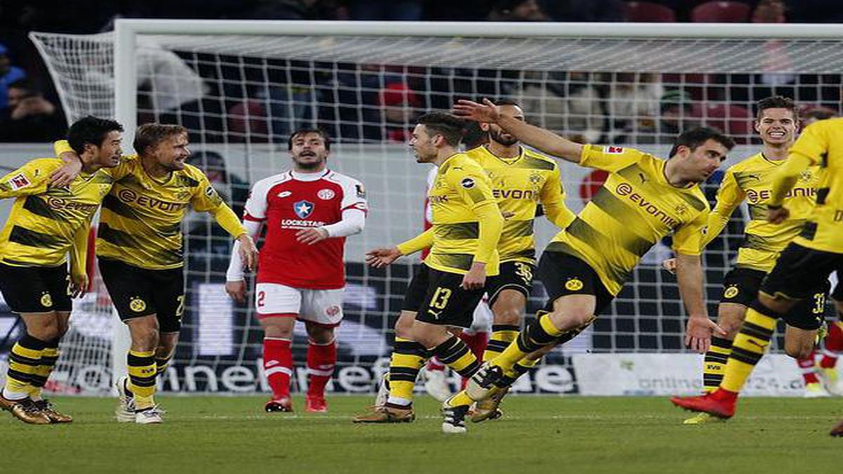 Mainz 0 Borussia Dortmund 2: Stoger’s tenure begins with win