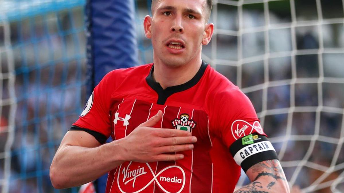 Spurs signs Southampton's Hojbjerg, Walker-Peters joins Saints - Football News