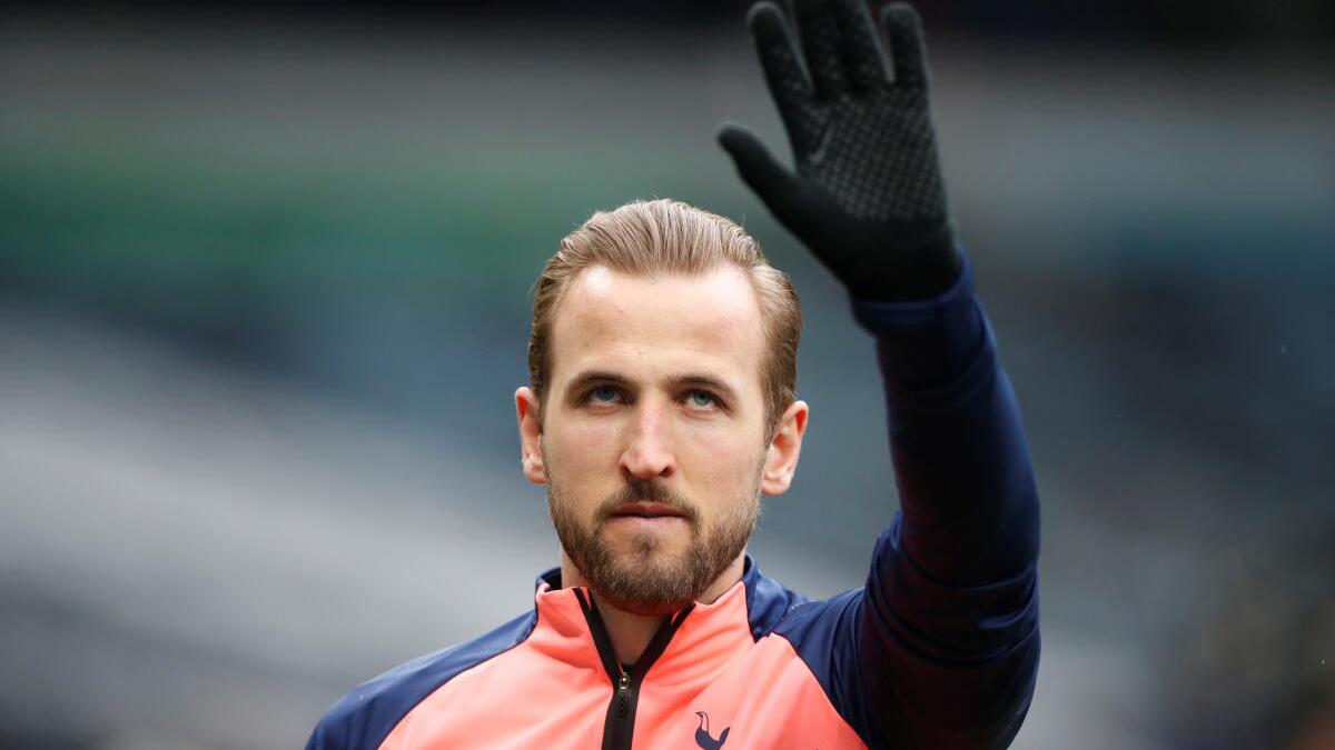 Harry Kane quarantining in training complex, confirms manager Nuno Santo