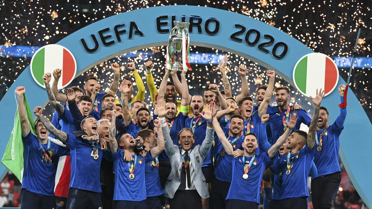 Mancini keeps faith with Euro winners for World Cup qualifiers