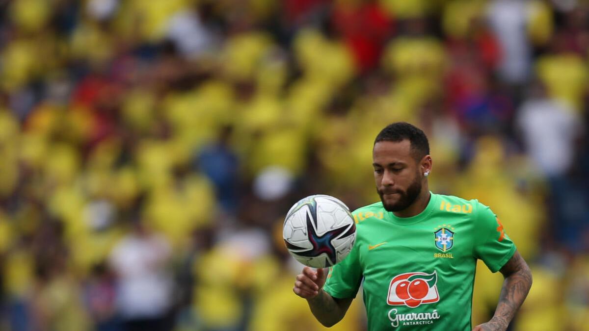 Neymar's Brazil teammates urge him to keep playing post World Cup