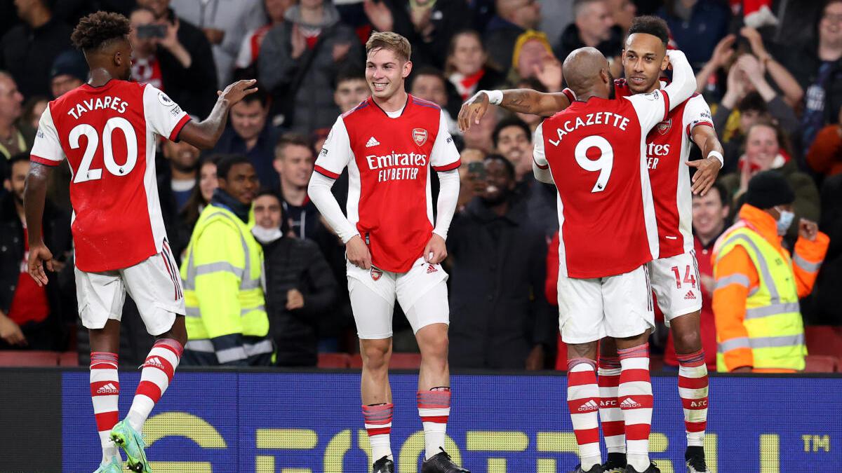 Arsenal turns on the style to beat Aston Villa 3-1