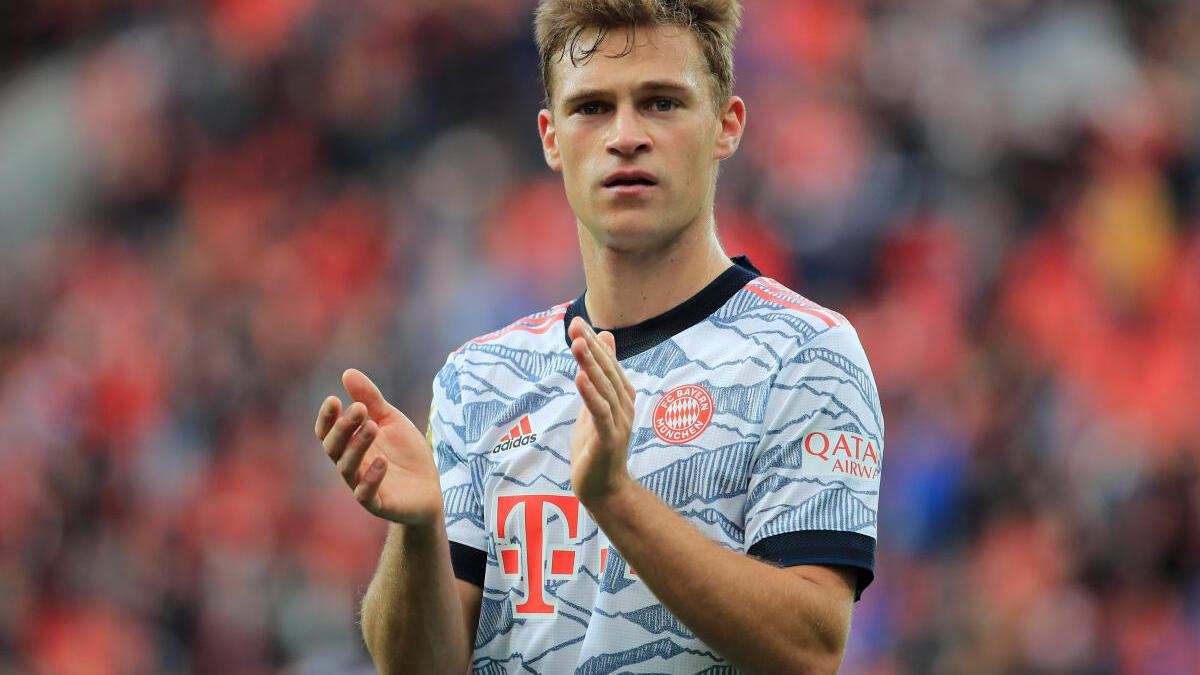 Bayern star Kimmich at centre of COVID vaccine debate