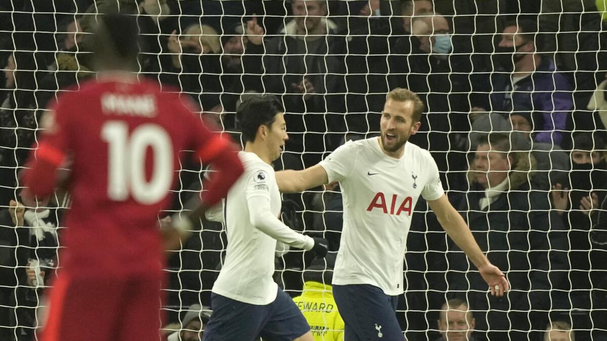 Tottenham holds Liverpool in pre-Christmas cracker