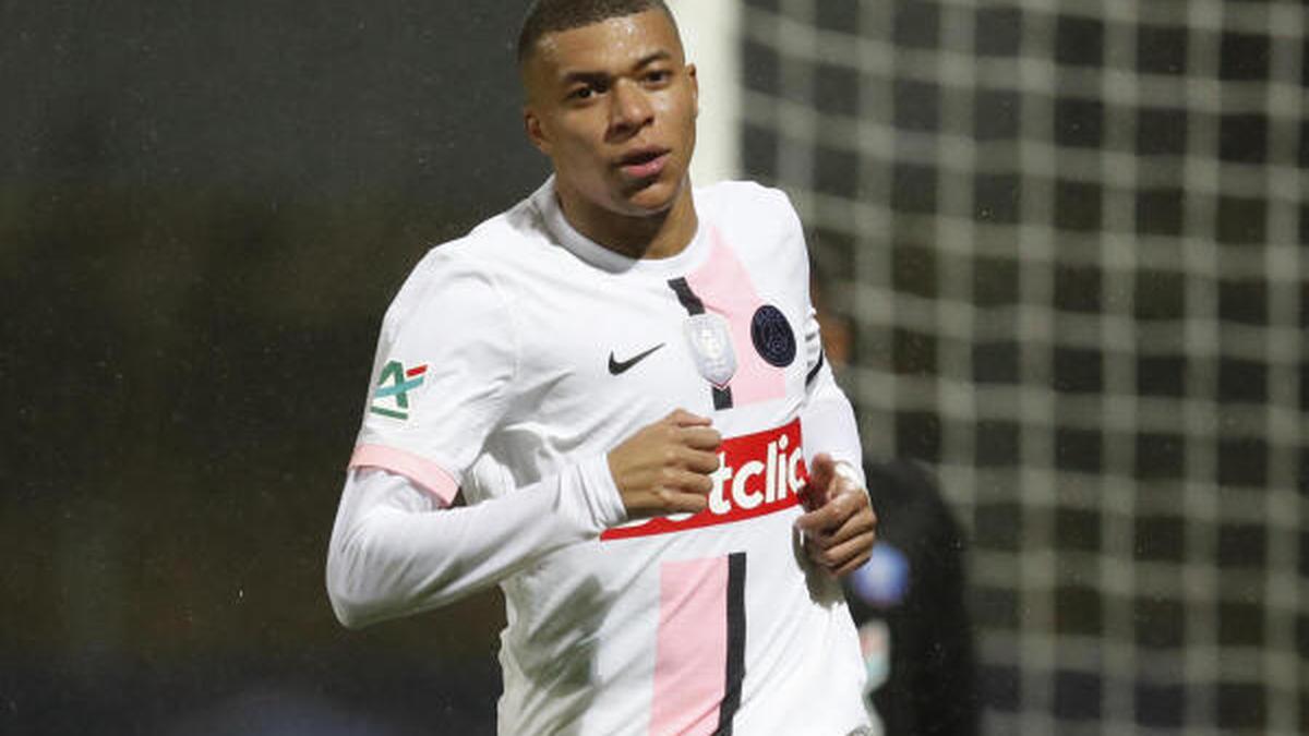 Mbappe scores hat-trick, PSG reaches French Cup last 16