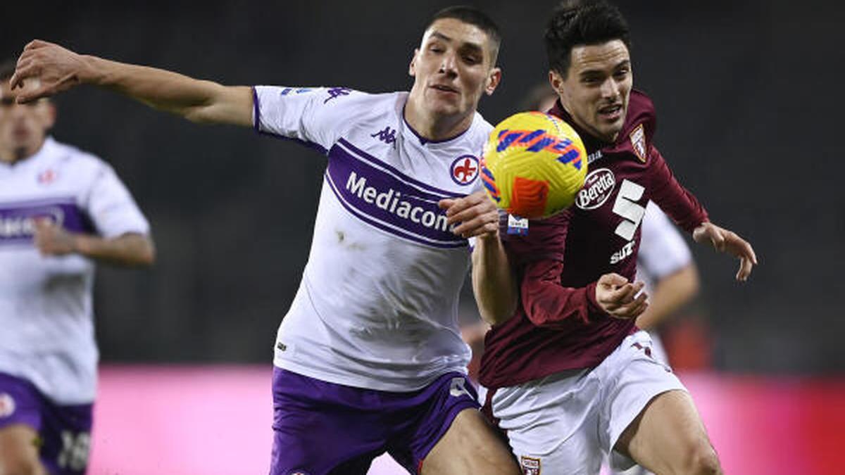 Fiorentina beats Napoli 5-2 to reach Italian Cup quarters