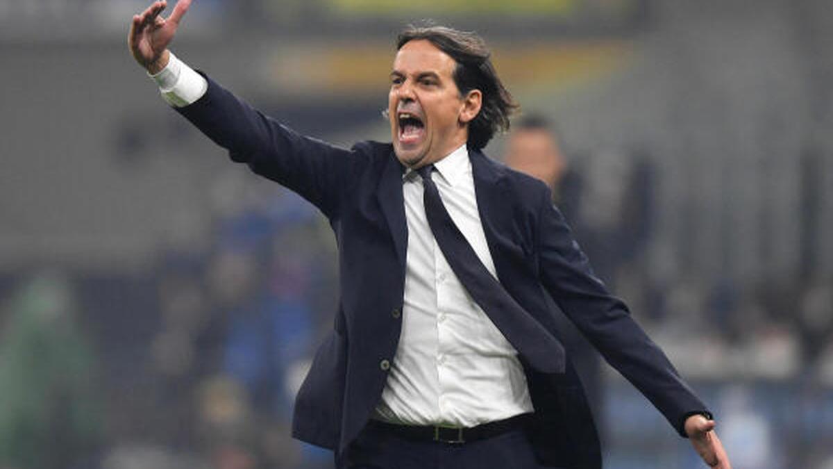 Wounded Inter Milan faces Napoli as title race hots up