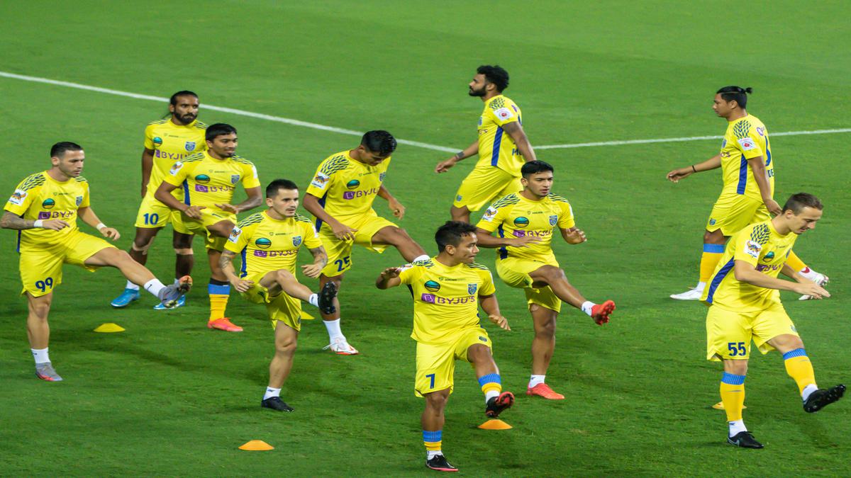 ISL 2021-22: Kerala Blasters, ATK Mohun Bagan set up fascinating clash