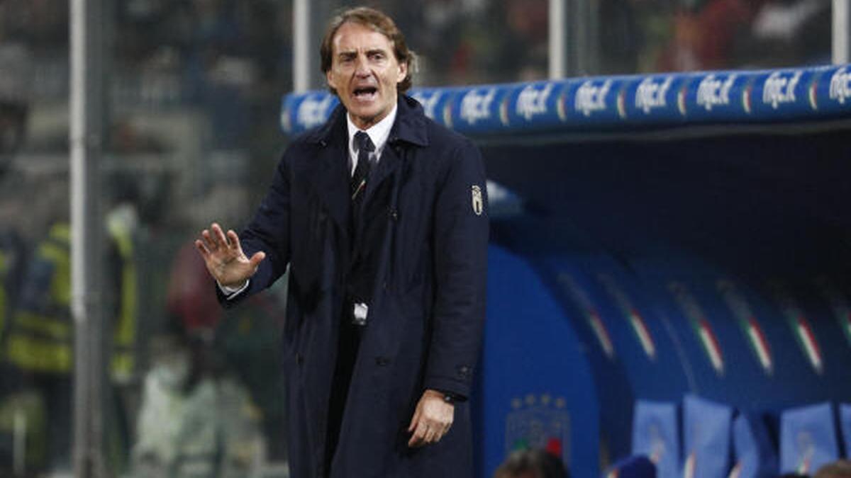 Roberto Mancini says Italy must focus on future after missing out on World Cup