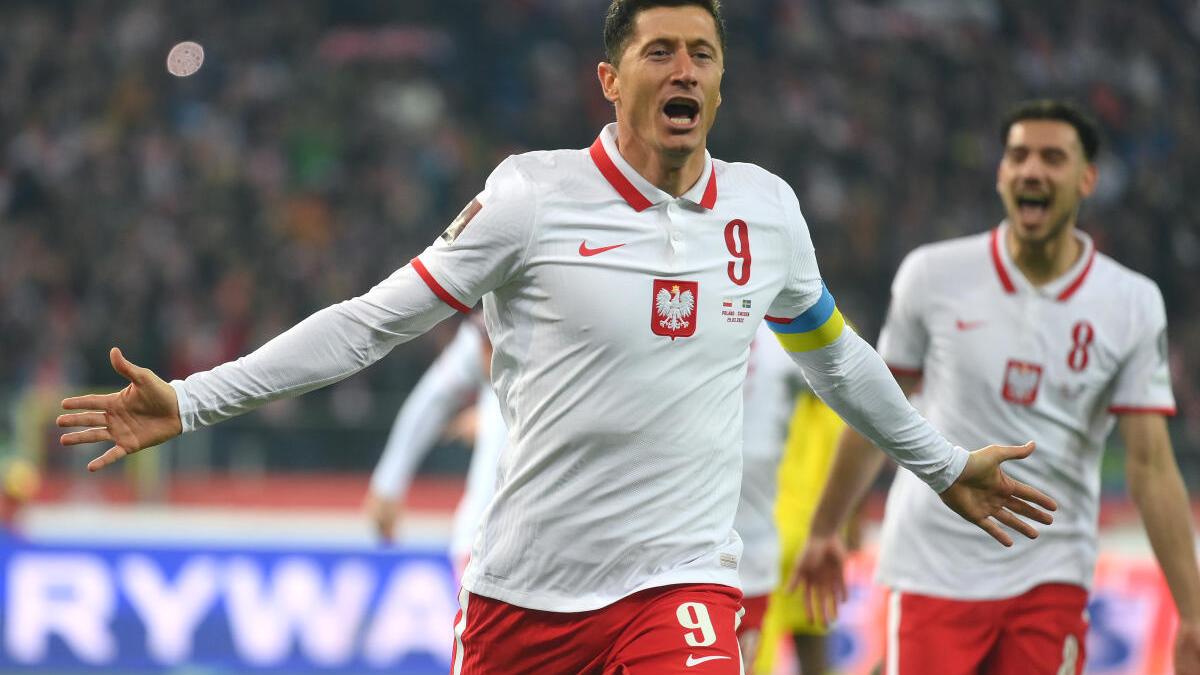 Lewandowski helps send Poland to Qatar with 'most difficult' penalty, Andersson rues missed chances as Swedes miss out