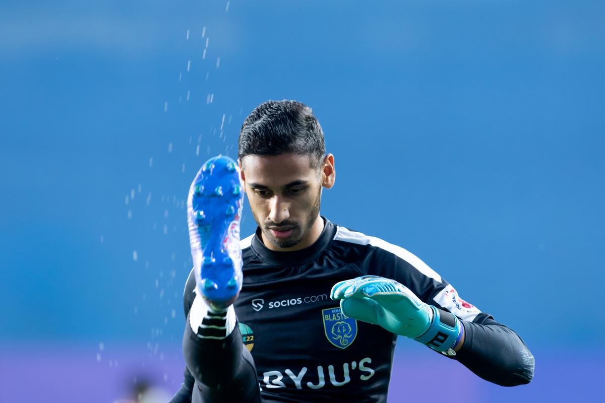 Manjappada Kerala Blasters Fans - The Custodian! ⭐️ Prabhsukhan Singh Gill  - Most clean sheets for a goalkeeper in a single season for Kerala Blasters.  6 cleansheets so far and counting! 