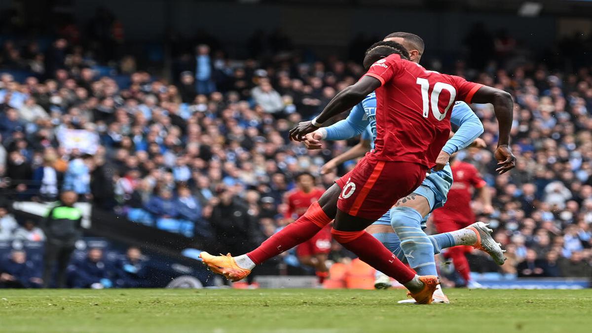 Man City vs Liverpool LIVE: MCI 2-2 LIV, Mahrez's free kick hits the woodwork; Premier League updates