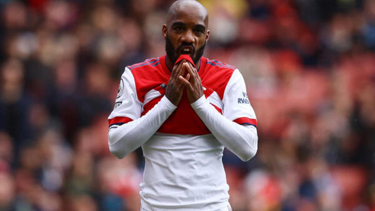 Arteta asks Lacazette to remain focused on Arsenal