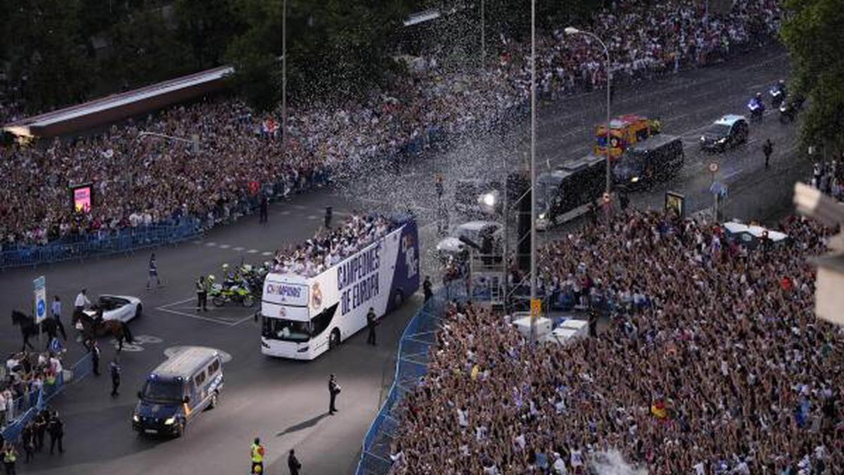 Real Madrid fans celebrate Champions League title back home