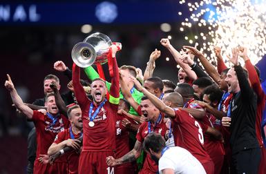 Salah e Origi marcam, Liverpool bate o Tottenham e é campeão da