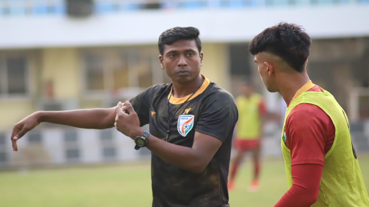 ISL: East Bengal FC appoints Shanmugam Venkatesh as new assistant coach