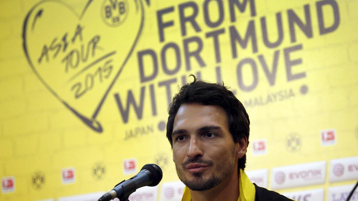 Bundesliga: Borussia Dortmund signs Mats Hummels