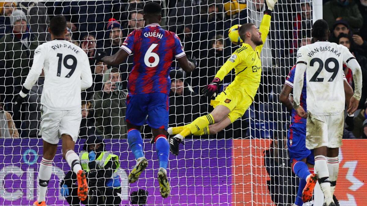 Premier League: Manchester United halted by Crystal Palace ahead of Arsenal showdown