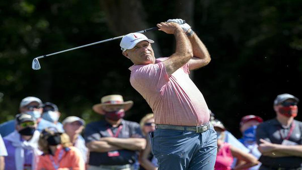 Stewart Cink maintains lead, seeks third title at RBC Heritage