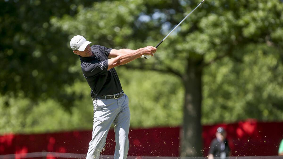 Steve Stricker holds the lead at Bridgestone Senior Players Championship