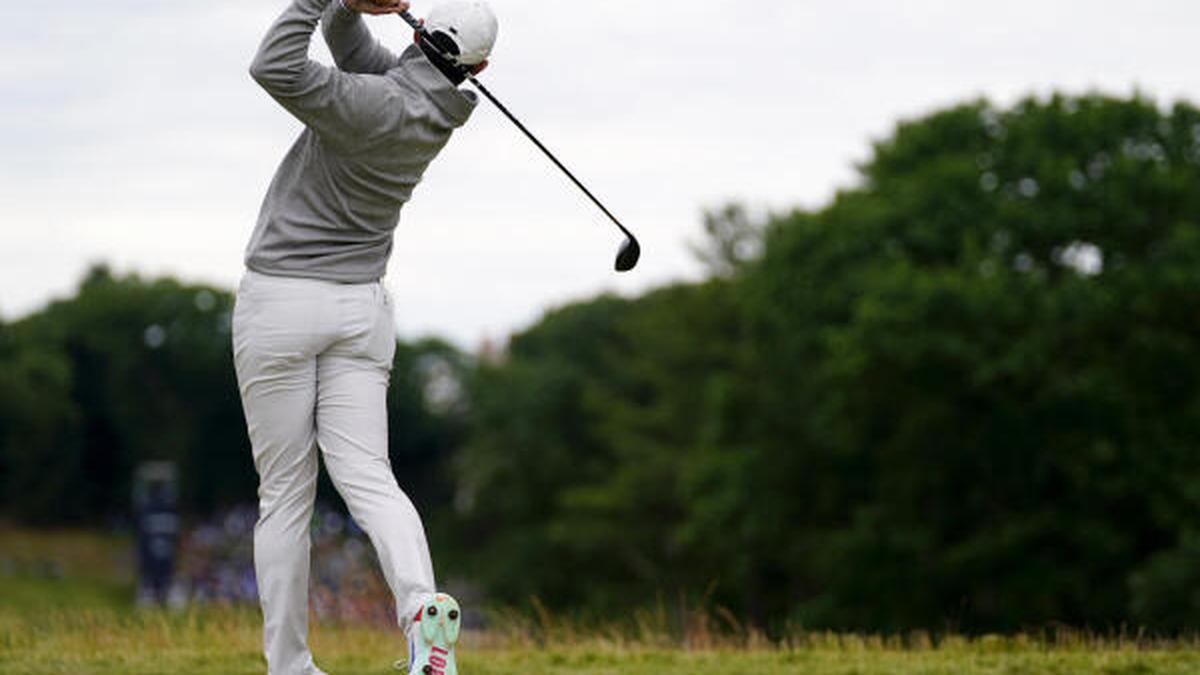 Lahiri reels off 18 pars at Travelers, McIlroy shoots 62 to lead