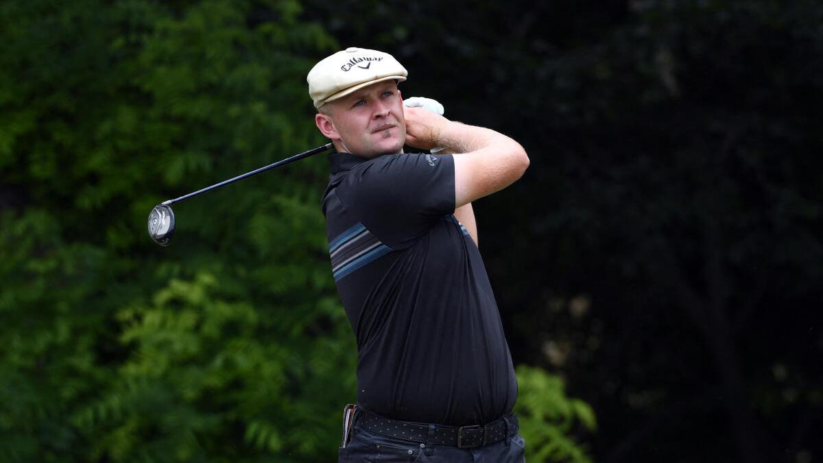 Schnek, Hall tied for Colonial lead after 3 rounds as each search 1st PGA Tour win