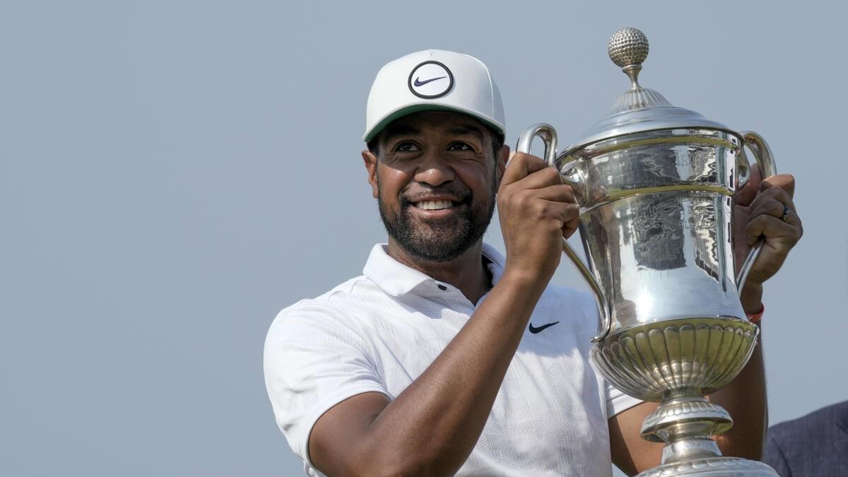 Tony Finau outlasts Jon Rahm to win Mexico Open