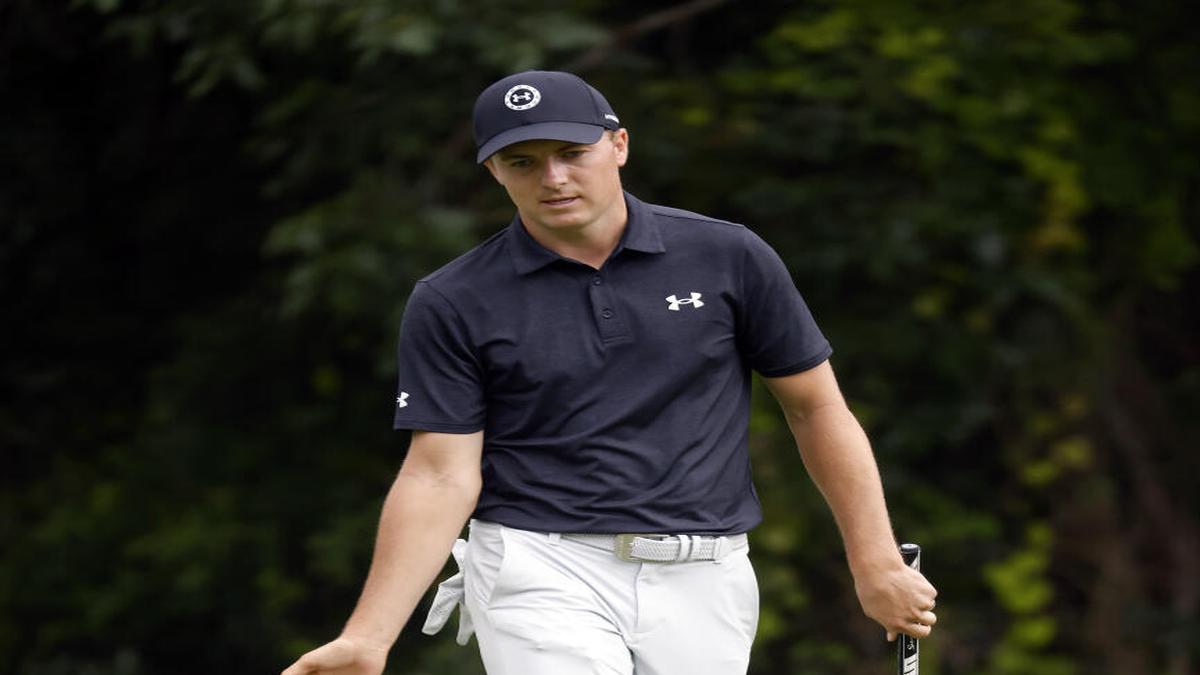 Jordan Spieth leads at Colonial, Mickelson misses cut