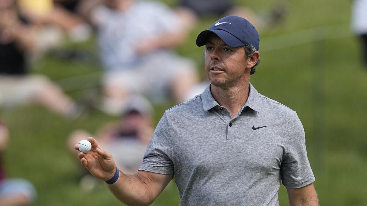 McIlroy tied for lead at Memorial by making fewest errors